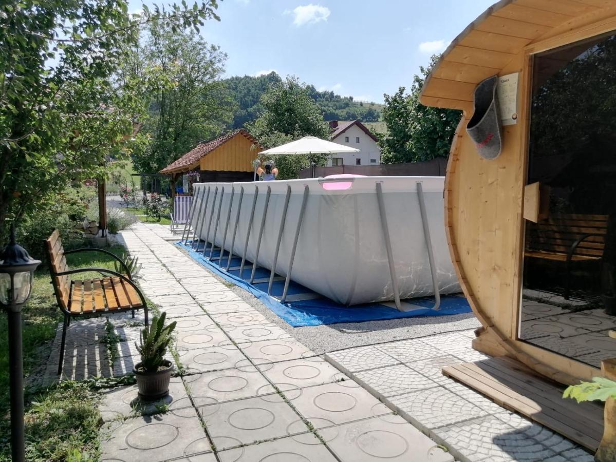 Pod Orehom Drvena Kuca I Sauna Hotel Krapina Exterior foto