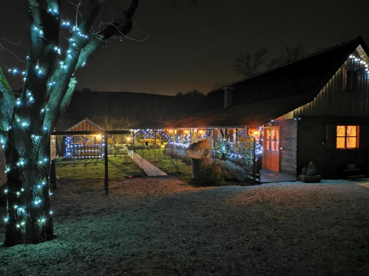 Pod Orehom Drvena Kuca I Sauna Hotel Krapina Exterior foto