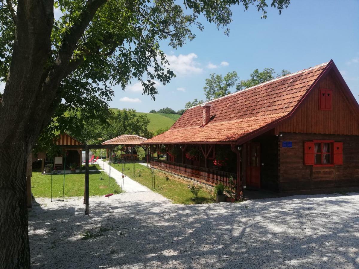 Pod Orehom Drvena Kuca I Sauna Hotel Krapina Exterior foto