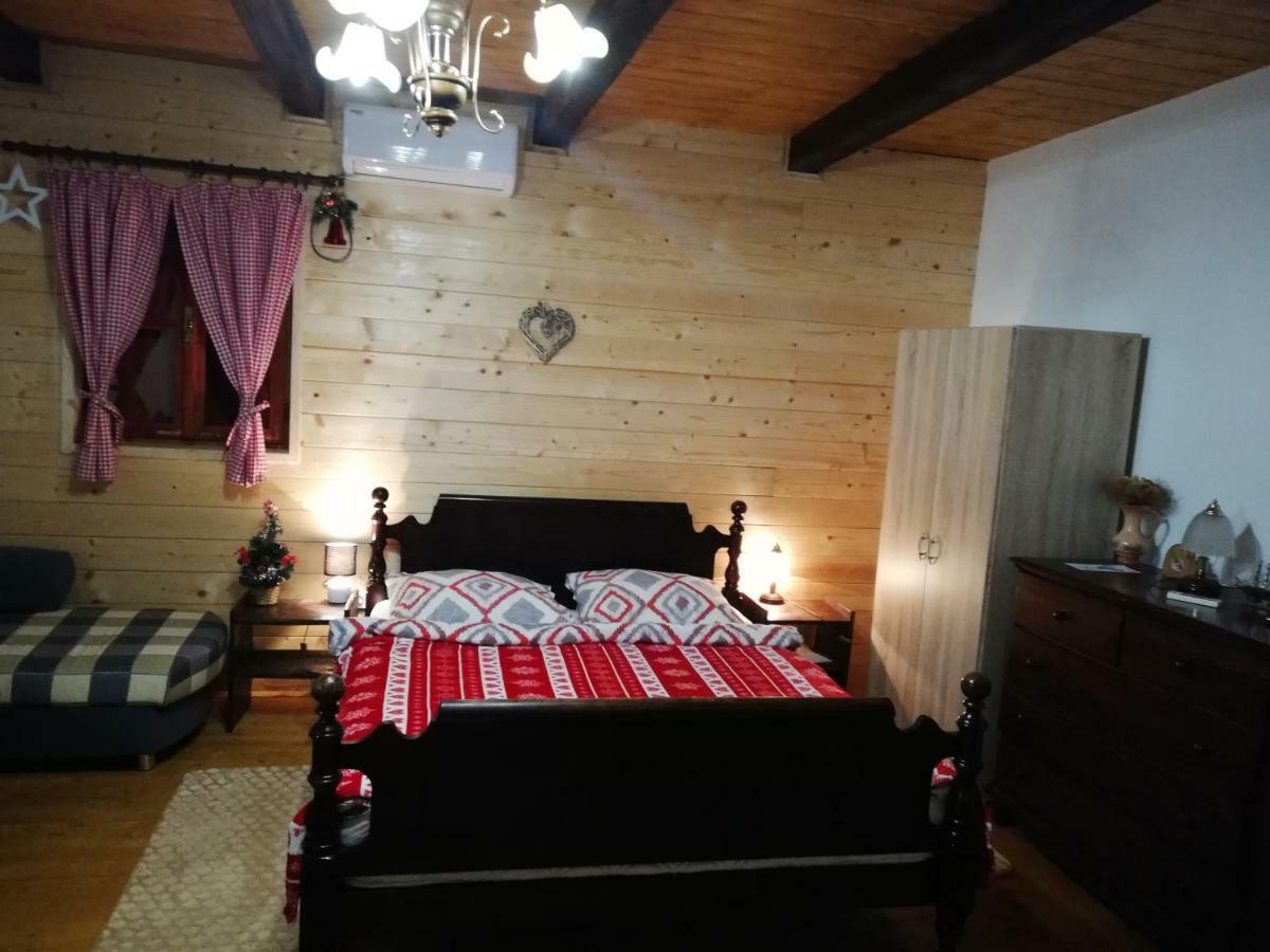 Pod Orehom Drvena Kuca I Sauna Hotel Krapina Exterior foto